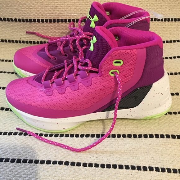 pink basketball shoes for girls